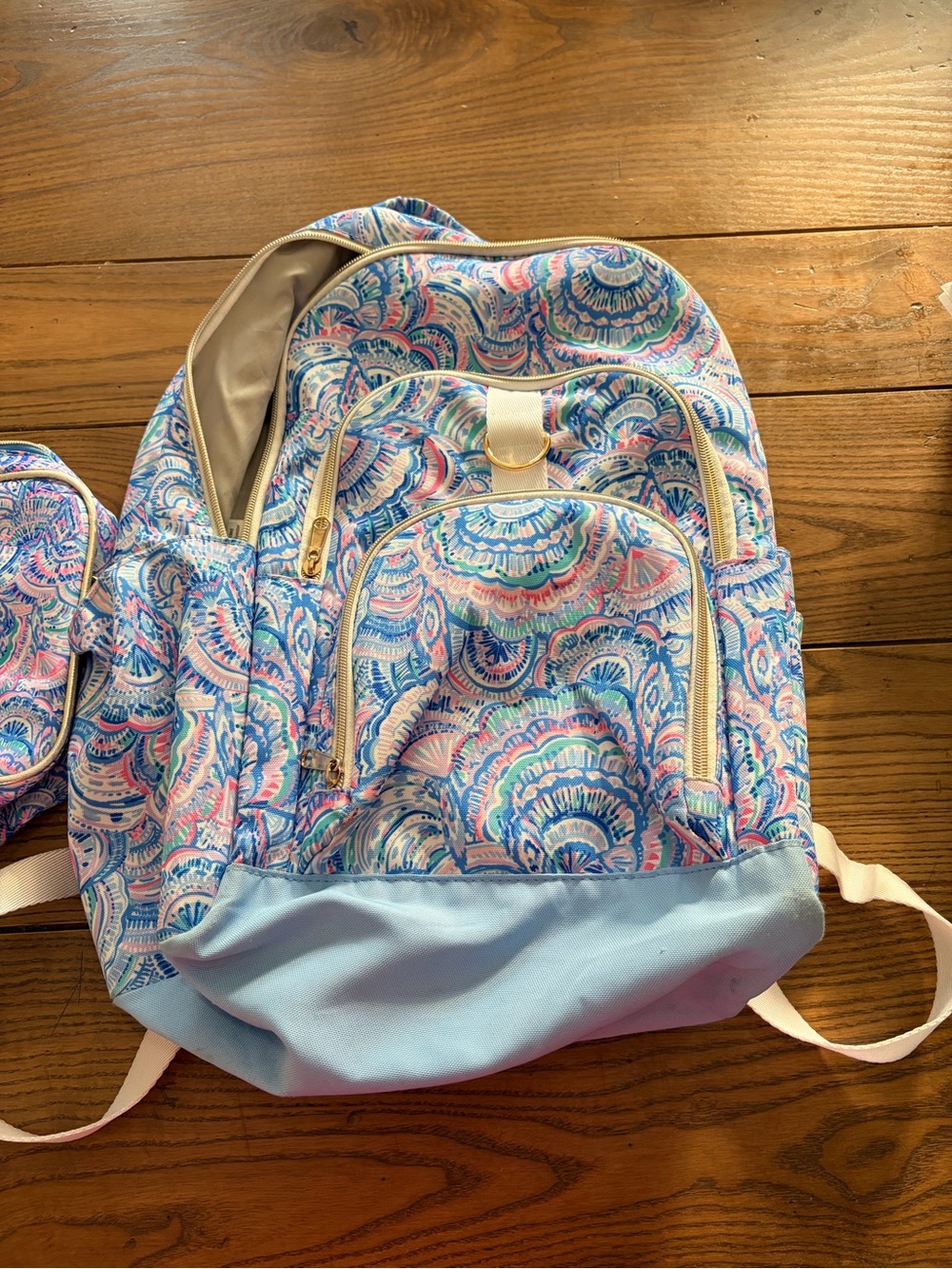 PB Teen Lilly Pulitzer Happy as a Clam Gear-Up Backpack and lunch bag - Picture 3 of 9